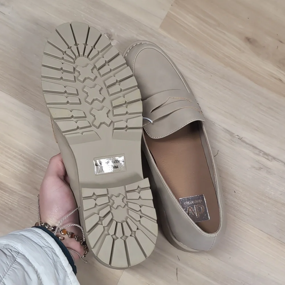 Dolce Vita Crisp Lug Loafer
